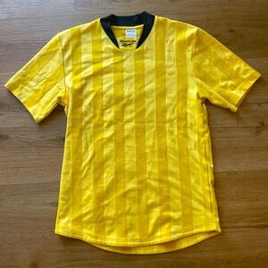 Reebok Retro Pitch Yellow Classic T-shirt Size Small